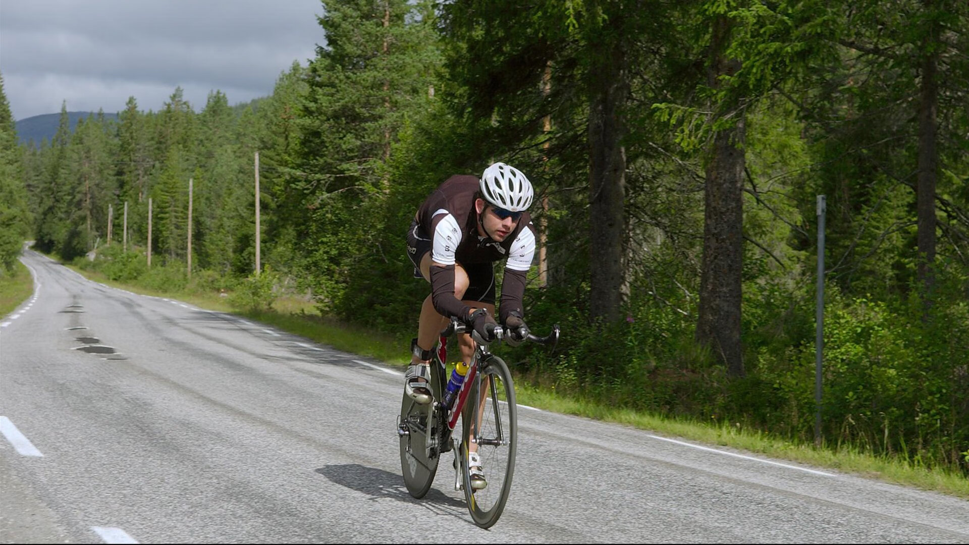 蒂亚戈的魔法时刻,西班牙如何用一场战术革命彻底击溃英格兰防线